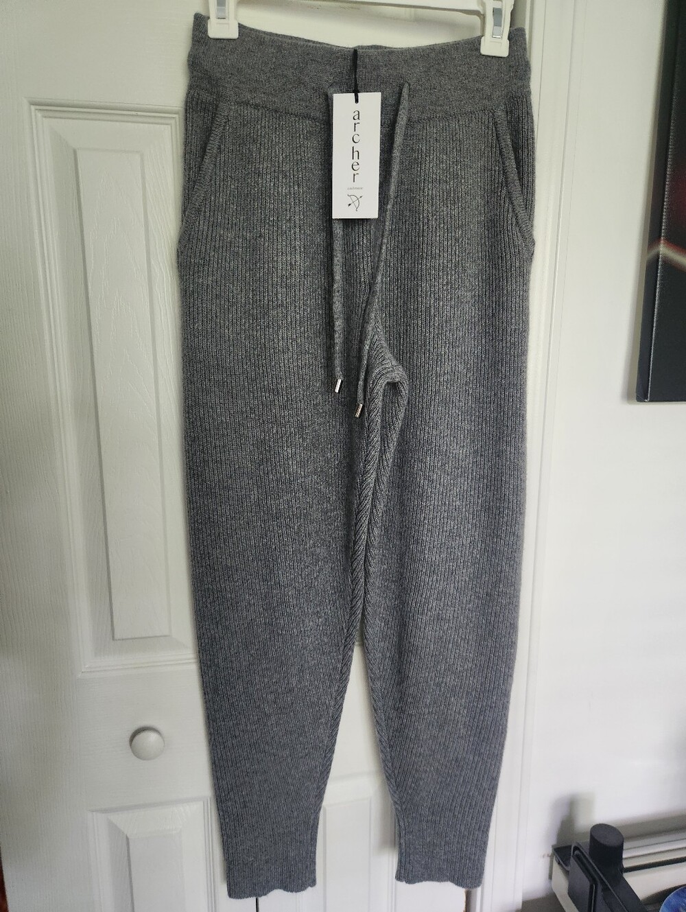 100% Cashmere Archer Joey Jogger Pants - XS